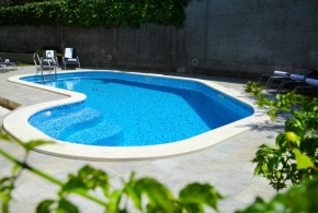 Отель Apartments Nemira Exclusive  Омиш